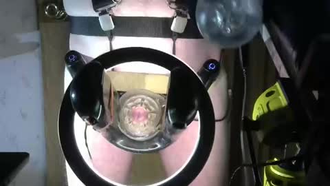 Snapshot of robodickmilker chatting on 02-18-25, 03:31 Robodickmilker online show from 02-18-25, 03:31