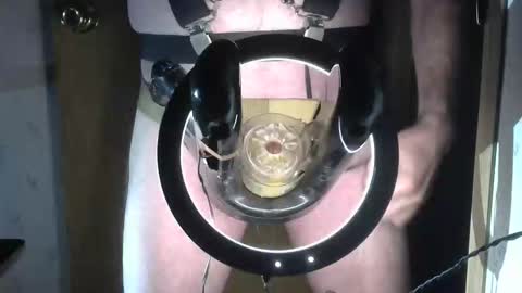 Snapshot of robodickmilker chatting on 10-16-25, 01:50 Robodickmilker online show from 10-16-25, 01:50