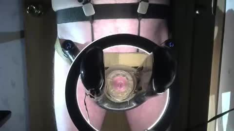 Snapshot of robodickmilker chatting on 10-31-25, 04:52 Robodickmilker online show from 10-31-25, 04:52