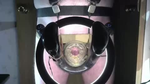 Snapshot of robodickmilker chatting on 11-29-25, 04:32 Robodickmilker online show from 11-29-25, 04:32