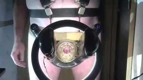 Snapshot of robodickmilker chatting on 12-22-25, 11:35 Robodickmilker online show from 12-22-25, 11:35