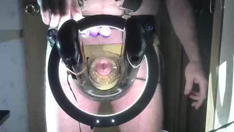 Snapshot of robodickmilker chatting on 01-31-26, 08:29 Robodickmilker online show from 01-31-26, 08:29