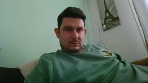 Snapshot of robtheman94 chatting on 02-08-25, 08:31 Robin online show from 02-08-25, 08:31