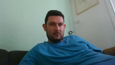 Snapshot of robtheman94 chatting on 09-21-25, 08:38 Robin online show from 09-21-25, 08:38