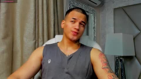 Snapshot of rocco_santos chatting on 09-10-25, 02:33 rocco_santos online show from 09-10-25, 02:33