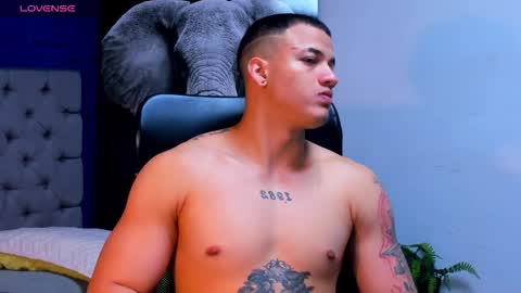 Snapshot of rocco_santos chatting on 10-12-25, 11:59 rocco_santos online show from 10-12-25, 11:59