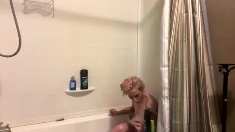 Snapshot of rockstarloverz chatting on 01-27-25, 03:15 RockstarLoverz online show from 01-27-25, 03:15