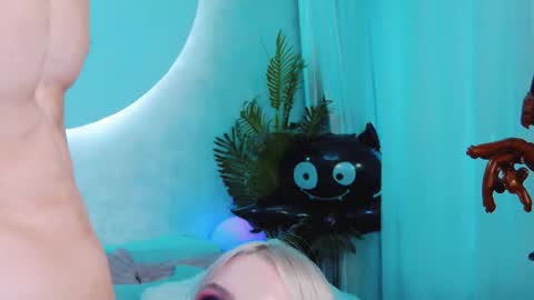 Lina and Den online show from 10-25-25, 10:34