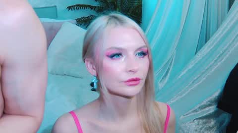 Lina and Den online show from 04-10-26, 07:35