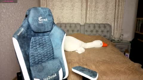 Rockel online show from 04-25-26, 03:42