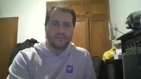 Snapshot of rodfer chatting on 01-17-26, 09:36 Rodfer online show from 01-17-26, 09:36