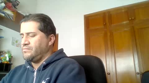 Snapshot of rodfer chatting on 06-11-26, 12:58 Rodfer online show from 06-11-26, 12:58