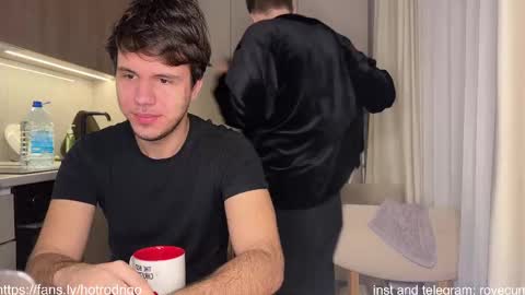 Snapshot of rodrigoveira chatting on 02-15-25, 06:12 Rodrigo online show from 02-15-25, 06:12