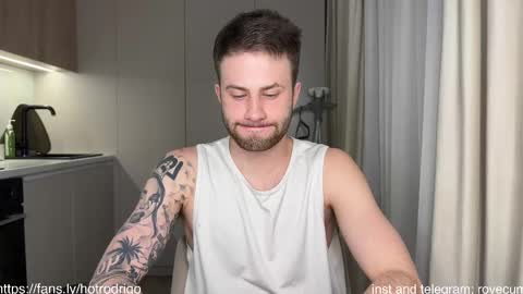 Snapshot of rodrigoveira chatting on 02-17-25, 12:43 Rodrigo online show from 02-17-25, 12:43