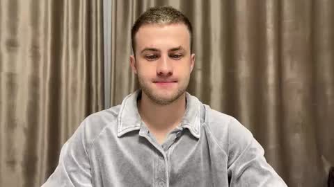 Snapshot of rodrigoveira chatting on 09-11-25, 09:15 Rodrigo online show from 09-11-25, 09:15