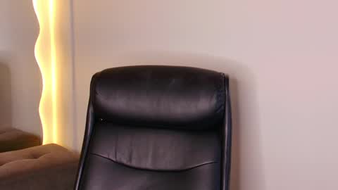 Snapshot of rohanalan_ chatting on 12-23-24, 04:44 Sof online show from 12-23-24, 04:44