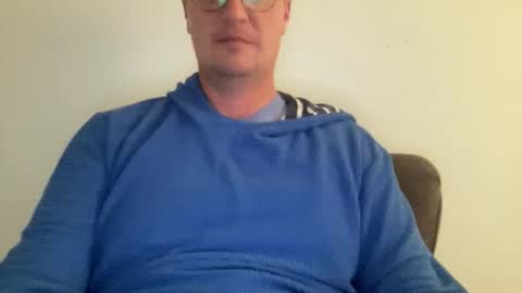 Snapshot of rolldadbod1 chatting on 03-21-26, 03:44 DadBod with Rolls online show from 03-21-26, 03:44