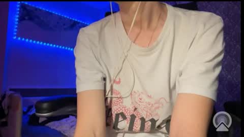 Snapshot of roma305991 chatting on 11-18-25, 11:15 roma305991 online show from 11-18-25, 11:15