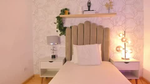   online show from 12-06-24, 01:00