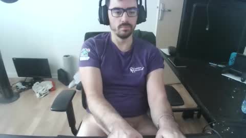 Snapshot of romainb72 chatting on 12-18-24, 09:25 romainb72 online show from 12-18-24, 09:25