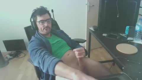 Snapshot of romainb72 chatting on 01-09-25, 03:01 romainb72 online show from 01-09-25, 03:01