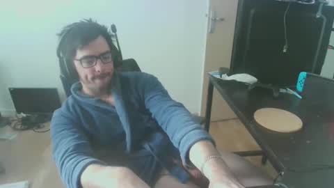 Snapshot of romainb72 chatting on 02-18-25, 03:54 romainb72 online show from 02-18-25, 03:54