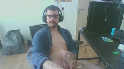 Snapshot of romainb72 chatting on 03-04-25, 11:51 romainb72 online show from 03-04-25, 11:51