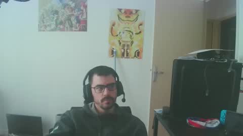 Snapshot of romainb72 chatting on 03-10-25, 08:37 romainb72 online show from 03-10-25, 08:37