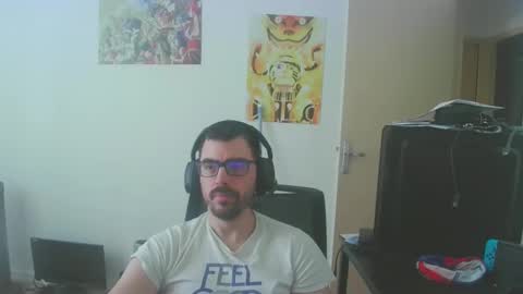 Snapshot of romainb72 chatting on 03-11-25, 11:33 romainb72 online show from 03-11-25, 11:33