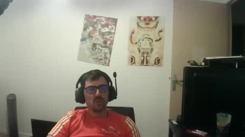 Snapshot of romainb72 chatting on 09-21-25, 08:54 romainb72 online show from 09-21-25, 08:54