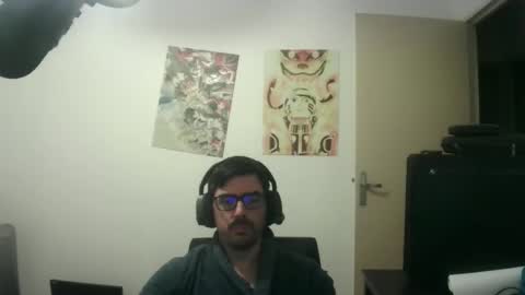 Snapshot of romainb72 chatting on 10-30-25, 06:52 romainb72 online show from 10-30-25, 06:52