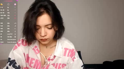 Snapshot of romeliahastert chatting on 09-16-25, 10:27 Anica online show from 09-16-25, 10:27