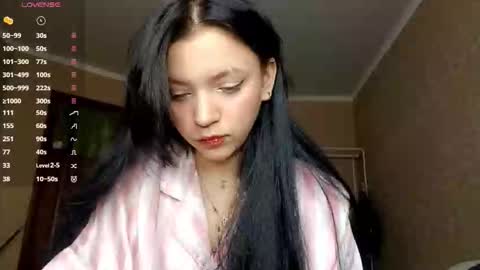 Snapshot of romeliahastert chatting on 10-16-25, 10:16 Anica online show from 10-16-25, 10:16