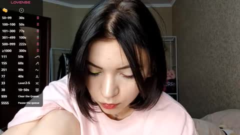 Snapshot of romeliahastert chatting on 11-11-25, 11:43 Anica online show from 11-11-25, 11:43