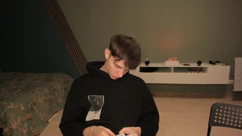 Snapshot of romeo_mercy chatting on 12-21-24, 03:25 Romeo online show from 12-21-24, 03:25