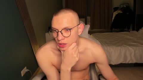 Snapshot of romeo_mercy chatting on 01-19-25, 10:39 Romeo online show from 01-19-25, 10:39