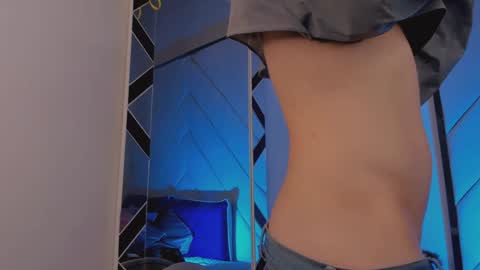 Snapshot of romeo_ricci1 chatting on 01-13-25, 03:45 Romeo Ricci online show from 01-13-25, 03:45