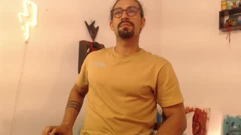 Snapshot of romeocolin_ chatting on 06-17-26, 03:42 R O M E O online show from 06-17-26, 03:42
