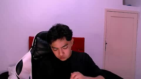 Snapshot of romeomillerr chatting on 11-22-25, 07:24 Romeo online show from 11-22-25, 07:24