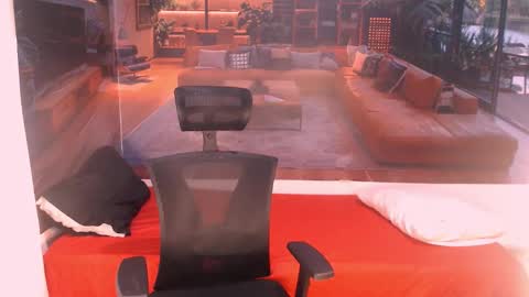 Snapshot of romeomillerr chatting on 12-04-25, 07:11 Romeo online show from 12-04-25, 07:11