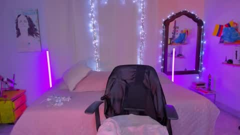 Romi Rouse online show from 10-23-25, 06:34