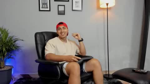 Snapshot of ronnie_canford chatting on 01-08-26, 06:54 RonnieCanford online show from 01-08-26, 06:54