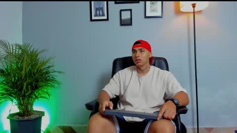 Snapshot of ronnie_canford chatting on 02-23-26, 05:54 RonnieCanford online show from 02-23-26, 05:54