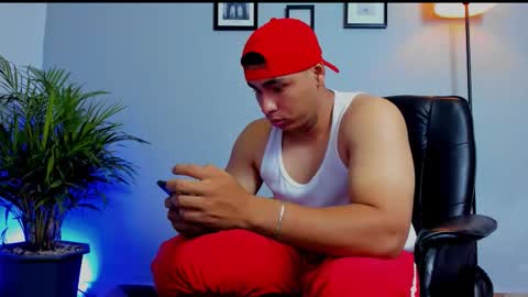 Snapshot of ronnie_canford chatting on 02-27-26, 07:25 RonnieCanford online show from 02-27-26, 07:25