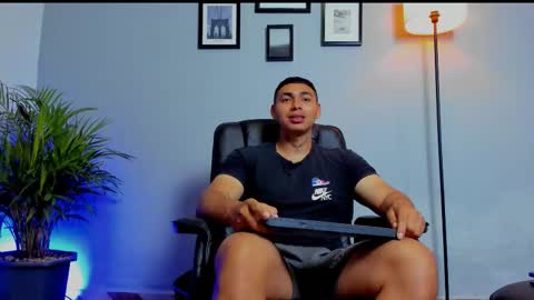 Snapshot of ronnie_canford chatting on 03-01-26, 03:47 RonnieCanford online show from 03-01-26, 03:47