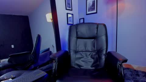 ronnie_crawford online show from 06-18-26, 05:50