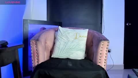 Snapshot of ronnie_fallout chatting on 10-02-25, 08:05 Ronnie online show from 10-02-25, 08:05