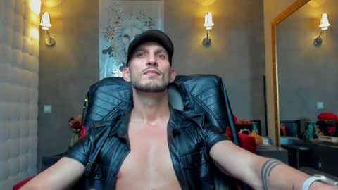 Snapshot of ronythemaster chatting on 12-10-24, 08:27 onlyfans- online show from 12-10-24, 08:27