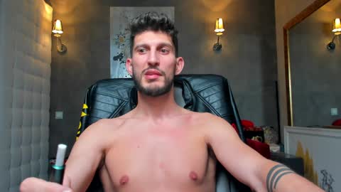 Snapshot of ronythemaster chatting on 01-09-25, 10:20 onlyfans- online show from 01-09-25, 10:20