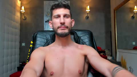 Snapshot of ronythemaster chatting on 01-10-25, 08:48 onlyfans- online show from 01-10-25, 08:48